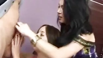 Bernice et Babette porno hub marocain baiser les uns les autres