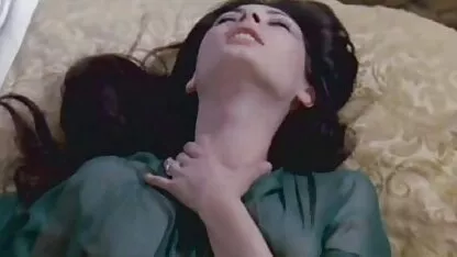 Shabolda donne un ami une profonde un film porno marocain pipe