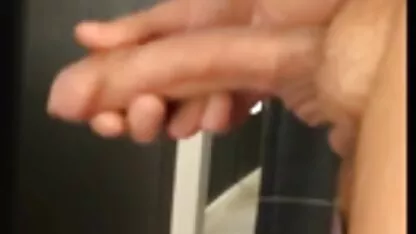 Mignon Nikki caressé sa copine de beaux seins porno marocain gratis