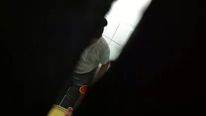 La blonde et la brune font une pipe à un mec et film marocain sex l'applaudissent