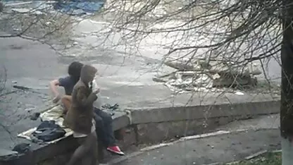 Brunette video xxx marocaine aux gros seins jouant avec son clito humide