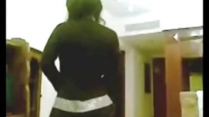 Deux femmes nues toucher aflam porno marocain les seins et sucer le pénis