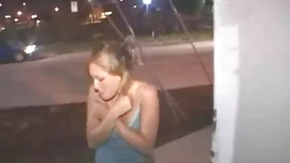Natalie caresse porno marocain gratis les petits seins d'une jeune fille