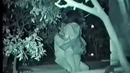 Charmante Cassandra caressant sa chatte films x marocains rasée avec un vibromasseur