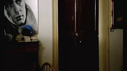 Blonde dans un tatouage et corset avoir du plaisir avec la bite longue gaffe le film porno marocain